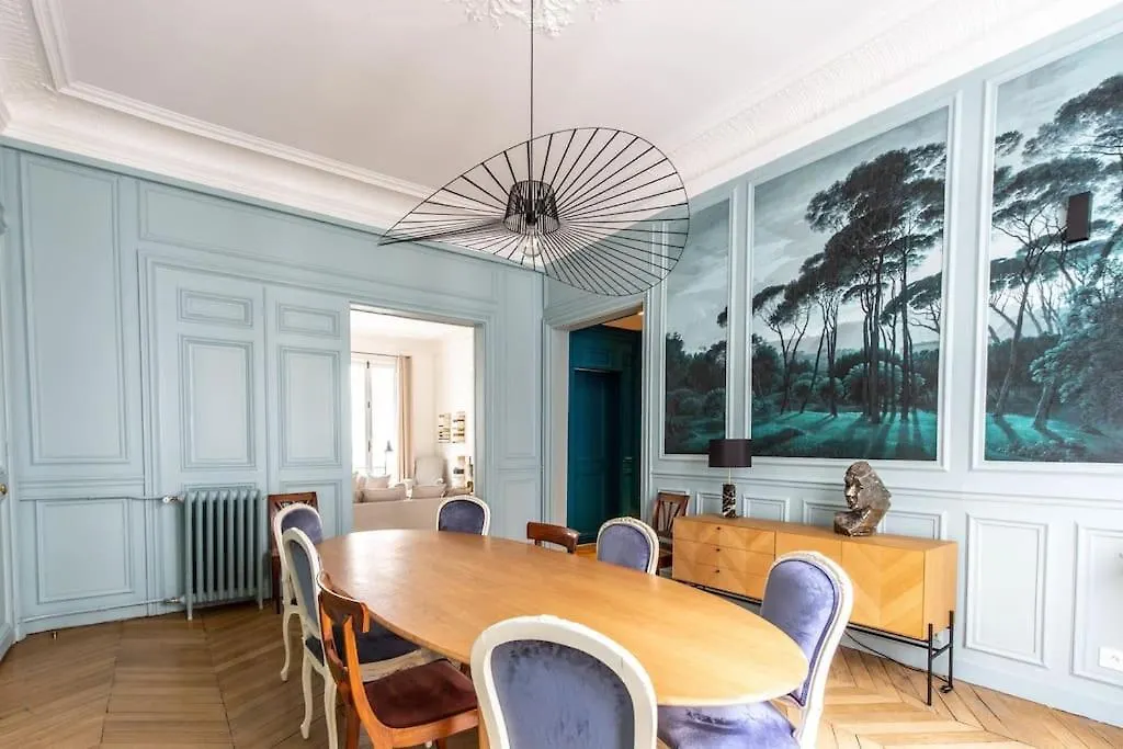 Elegant Appartement Familial A Parijs